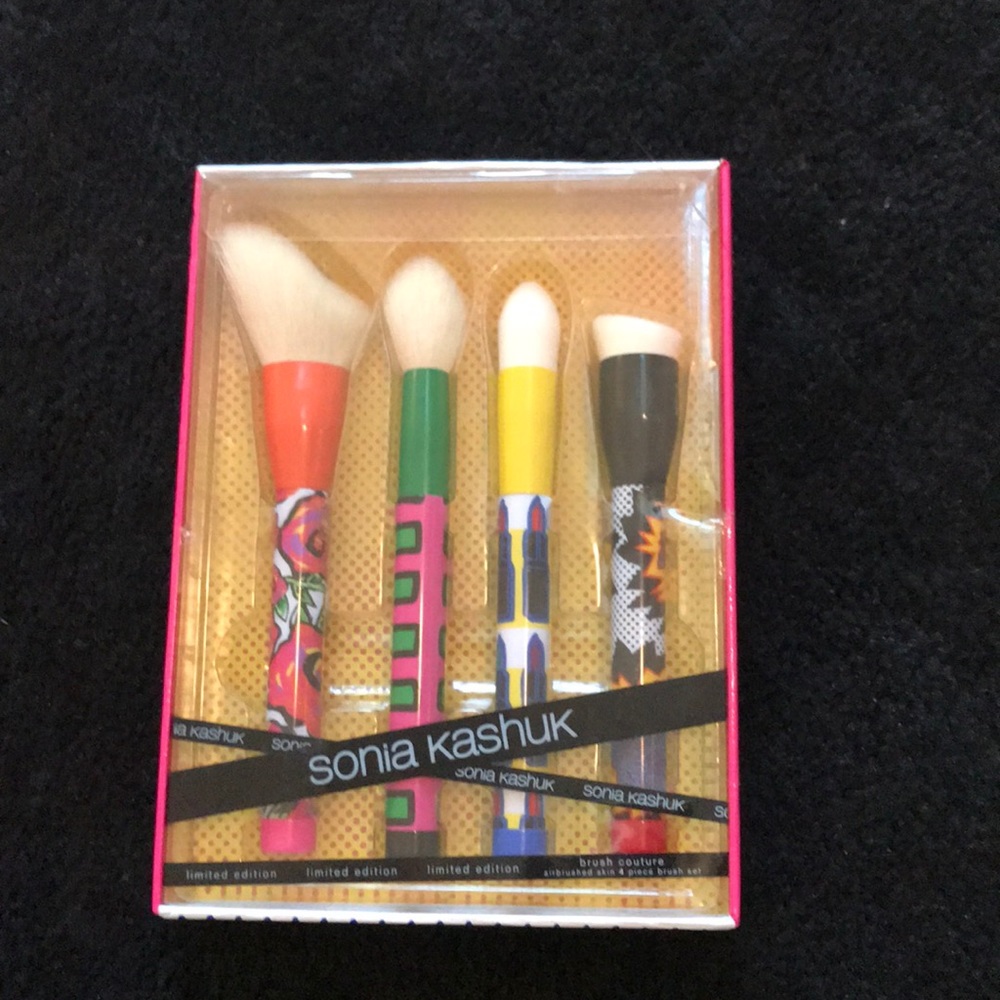 Sonia Kashuk face brush set